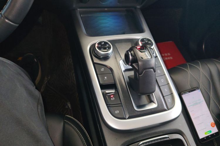 坦克300 2021款 越野版 2.0T 挑战者中控内饰18