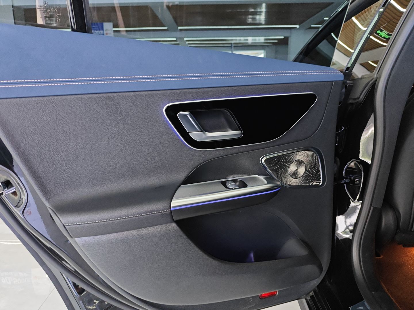 奔驰EQE 2022款 350 先锋版