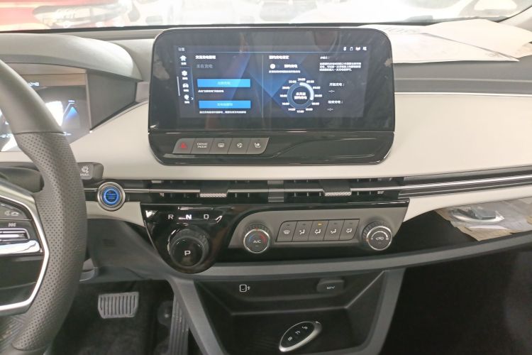 奔腾NAT 2023款 PRO 悦享出行版 425km中控内饰16