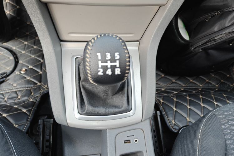 福特 福克斯 2013款 两厢经典 1.8L 手动基本型局部细节18