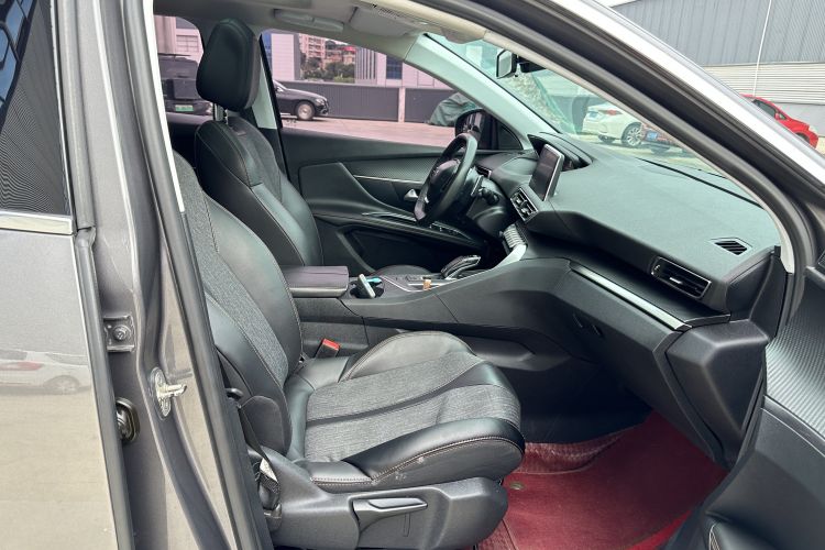 标致4008 2017款 380THP 精英版中控内饰41