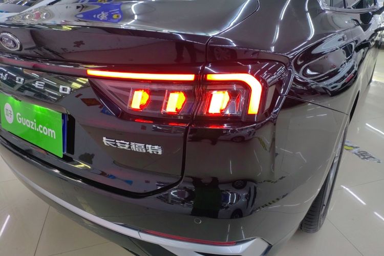 福特 蒙迪欧 2022款 改款 EcoBoost 245 豪华型车身外观9