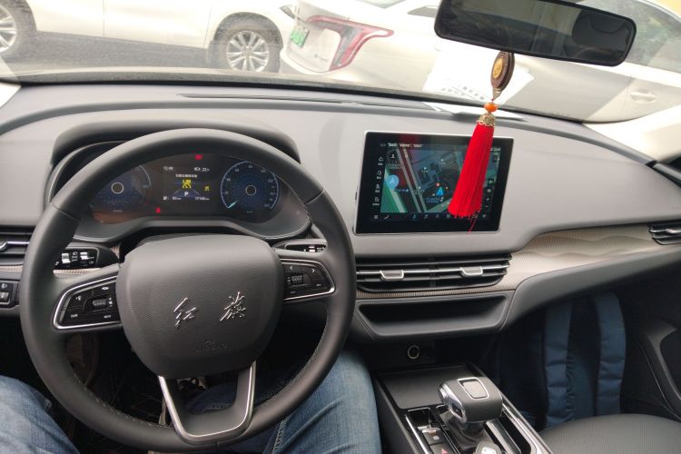 红旗E-QM5 2022款 431km 充电乐享版中控内饰12