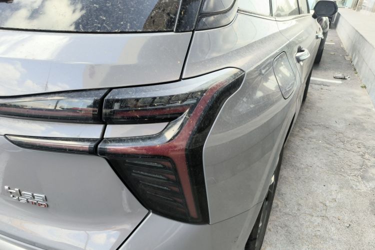 红旗HS3 2023款 2.0T 四驱有为版车身外观9