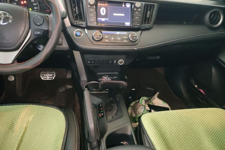 丰田 RAV4荣放 2016款 2.0L CVT两驱风尚版 国V中控内饰18