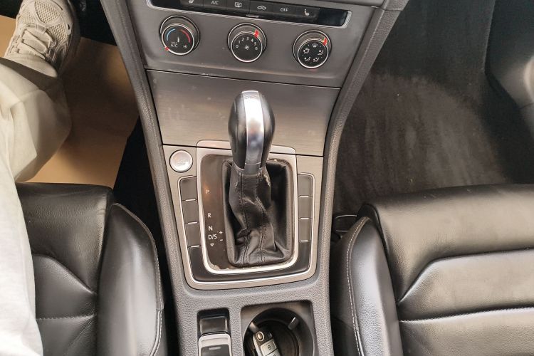 大众 高尔夫 2016款 230TSI 自动豪华型中控内饰18