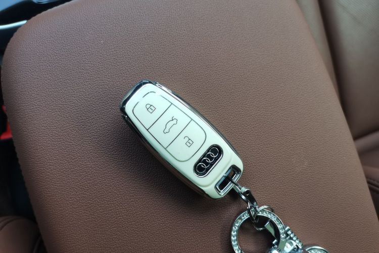 奥迪Q7 2021款 55 TFSI quattro S line运动型中控内饰11