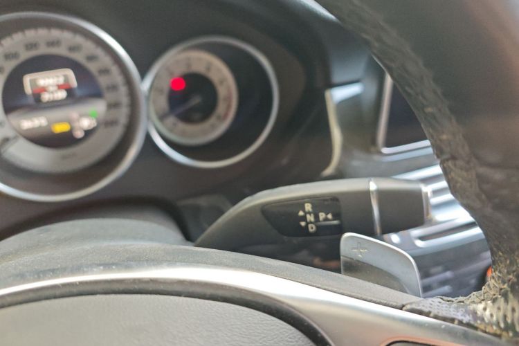 奔驰CLS 2016款 CLS 260 逸彩版中控内饰18