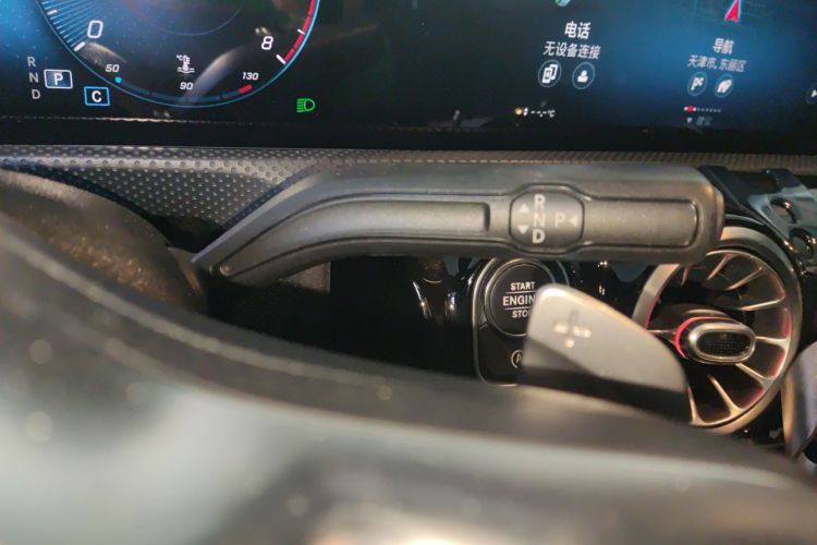 奔驰A级 2020款 改款 A 200 L 运动轿车时尚型中控内饰18