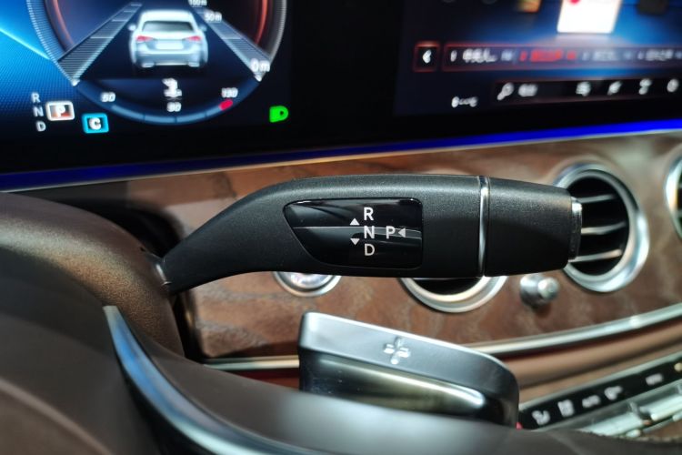 奔驰E级 2023款 E 260 L局部细节18