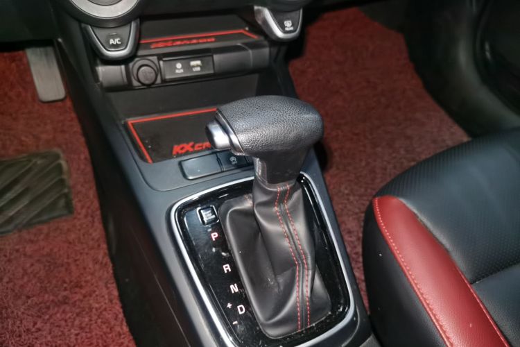 起亚 KX CROSS 2018款 1.6L 自动灵动天窗版中控内饰18