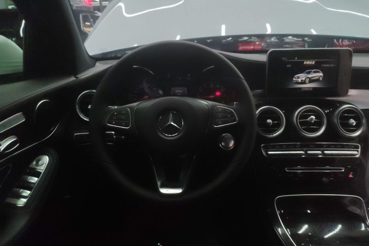 奔驰GLC 2017款 GLC 260 4MATIC 豪华型中控内饰13