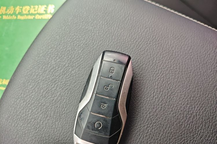 比亚迪 唐 2018款 2.0T 自动智联尊悦型 7座 国V中控内饰7001