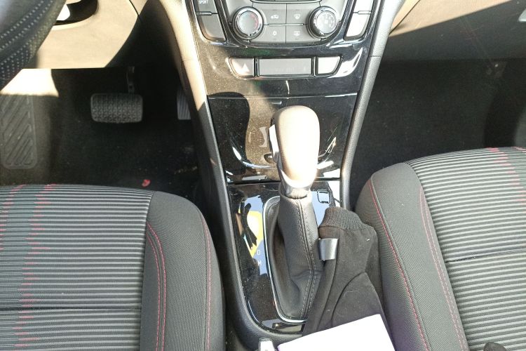 别克 昂科拉 2018款 18T 自动两驱都市领先型局部细节18