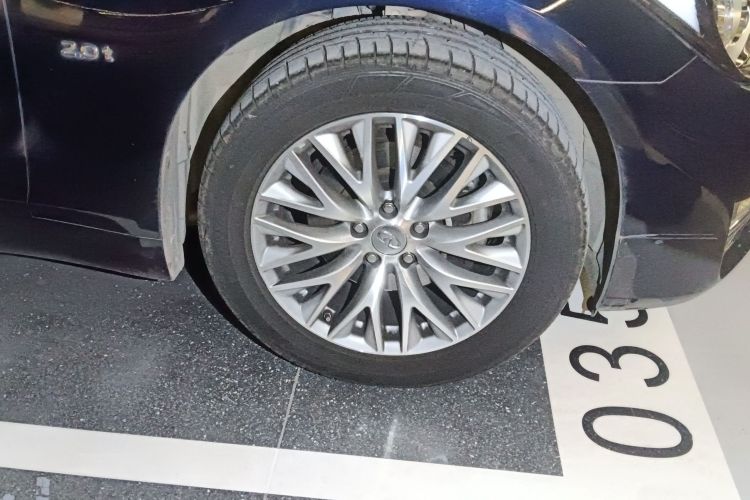 英菲尼迪Q70 2019款 Q70L 2.0T 精英版 PLUS车身外观6007