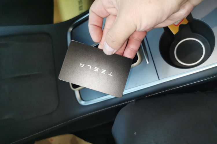 特斯拉 Model Y 2024款 长续航全轮驱动版中控内饰11