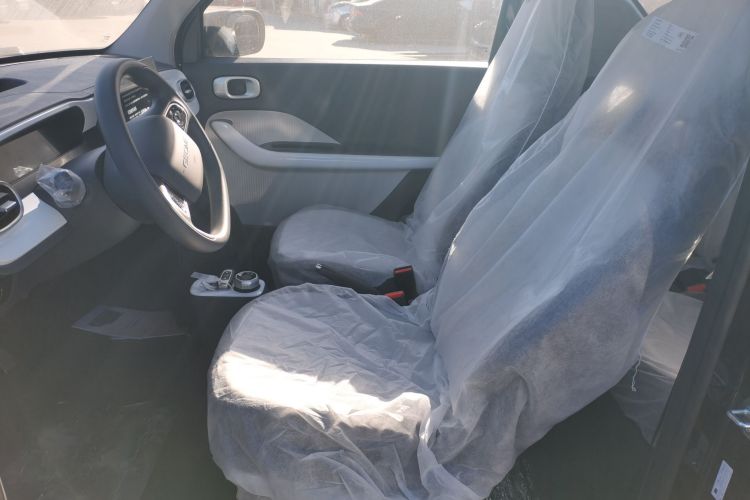 吉利银河 2025款 210km 熊猫卡丁中控内饰19