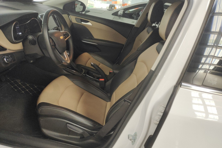 雪佛兰 科鲁泽 2020款 320 自动悦畅版中控内饰19