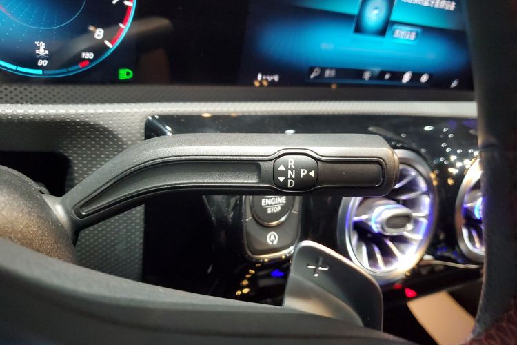 奔驰CLA 2020款 CLA 200中控内饰18