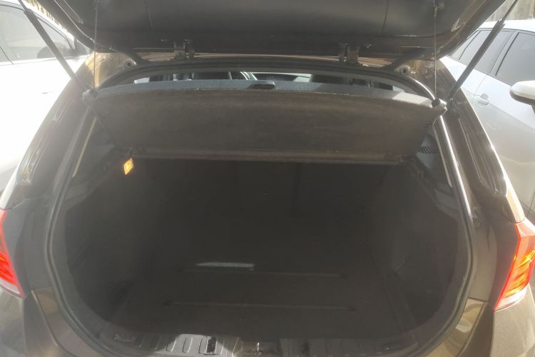 宝马X1 2013款 sDrive18i 时尚型局部细节23