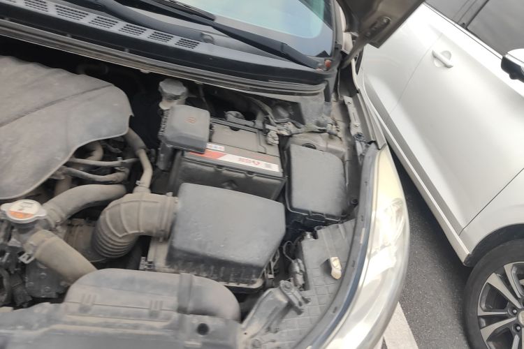 现代 朗动 2013款 1.6L 自动尊贵型局部细节9007