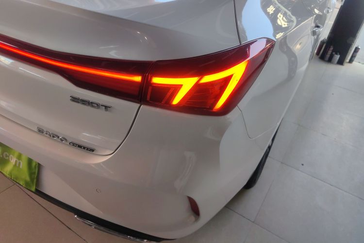 长安 逸动 2024款 PLUS 蓝鲸NE 1.4T GDI DCT高能版车身外观9