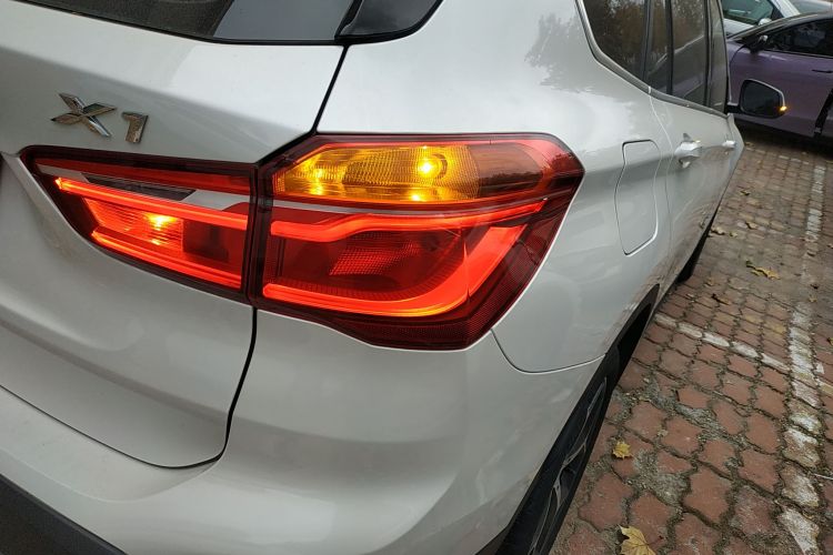 宝马X1 2018款 xDrive20Li 豪华型车身外观9