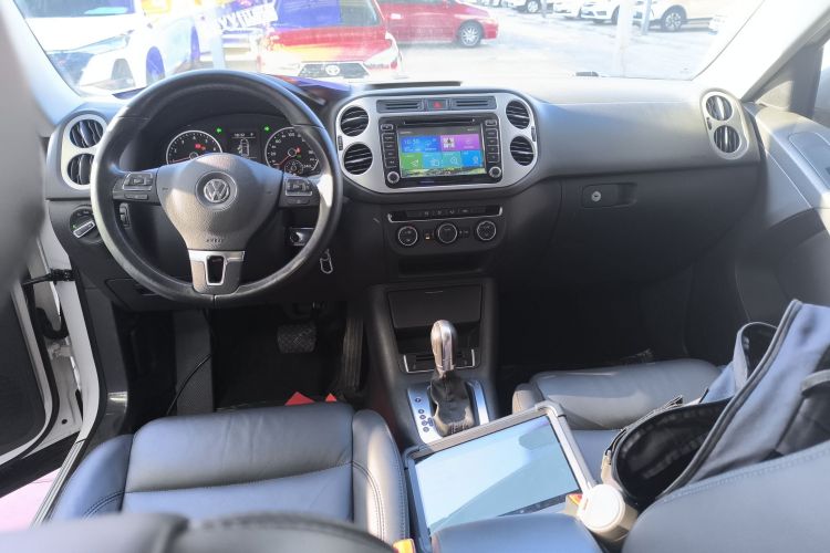 大众 途观 2015款 1.8TSI 自动两驱舒适版中控内饰12