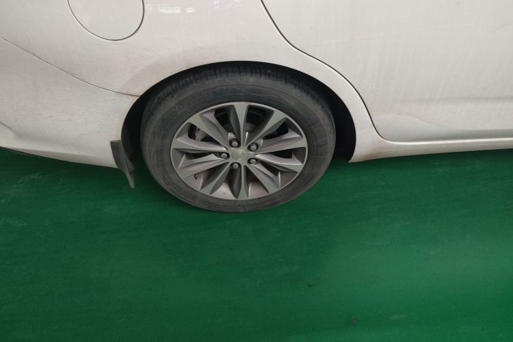 雪佛兰 科鲁泽 2022款 320 自动悦享天窗版车身外观6008