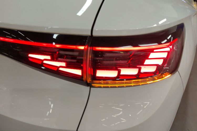 大众 ID.4 CROZZ 2021款 长续航PURE+两驱版车身外观9