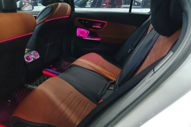 奔驰C级 2023款 C 200 L 运动版中控内饰21