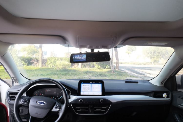 福特 福克斯 2020款 三厢 1.5L 自动锋跃型中控内饰22