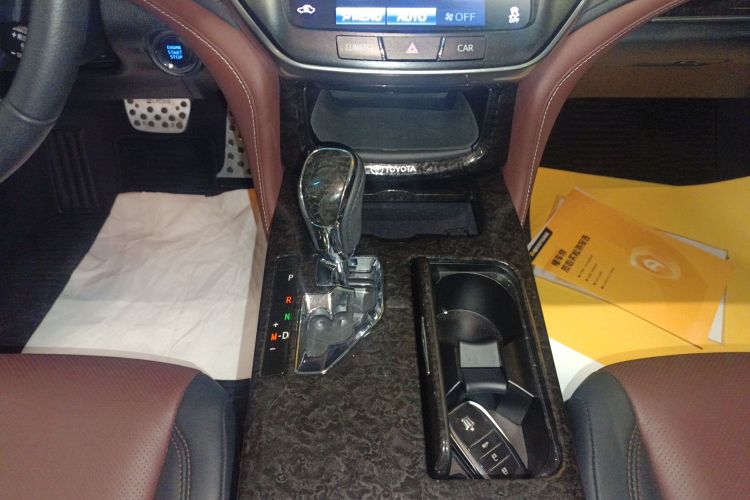 丰田 皇冠 2018款 2.0T 运动版局部细节18