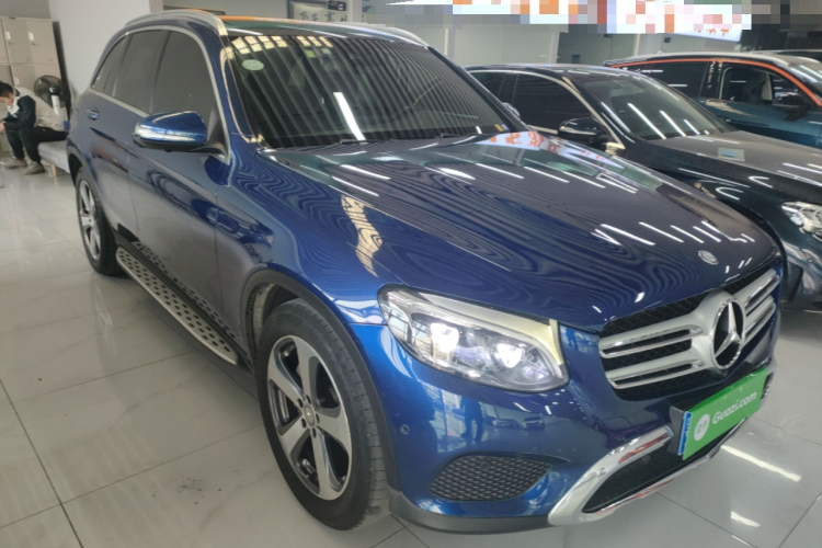 奔驰GLC 2016款 GLC 300 4MATIC 动感型车身外观3