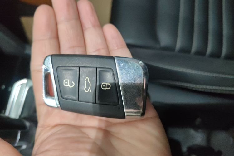 大众 迈腾 2020款 330TSI DSG 领先型中控内饰11