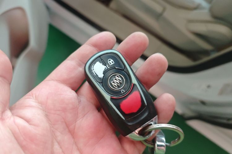 别克GL8 2017款 ES 28T 舒适型 国V中控内饰7001