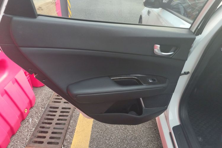 起亚K5 2016款 1.6T 自动LUX中控内饰49