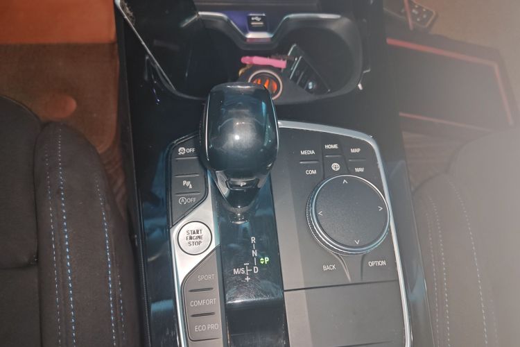 宝马2系(进口) 2021款 225i 四门轿跑车 M运动曜夜套装局部细节18