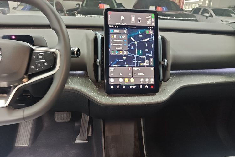 沃尔沃EX30 2025款 后驱长续航版 Ultra中控内饰16