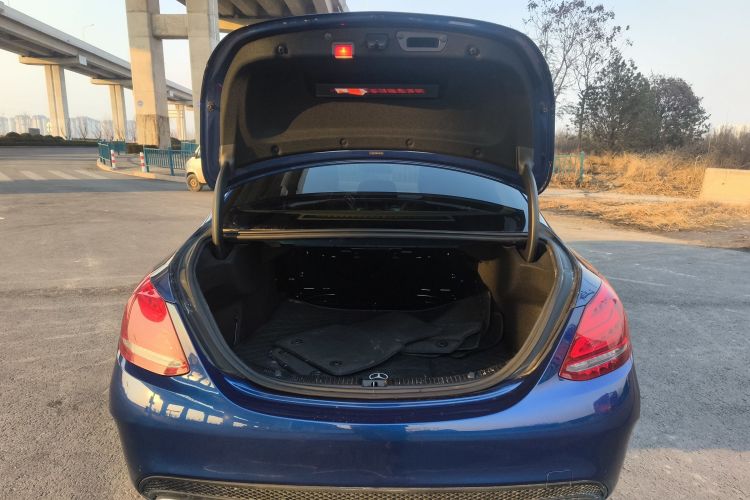 奔驰C级 2018款 C 200 L 运动版机舱底盘23