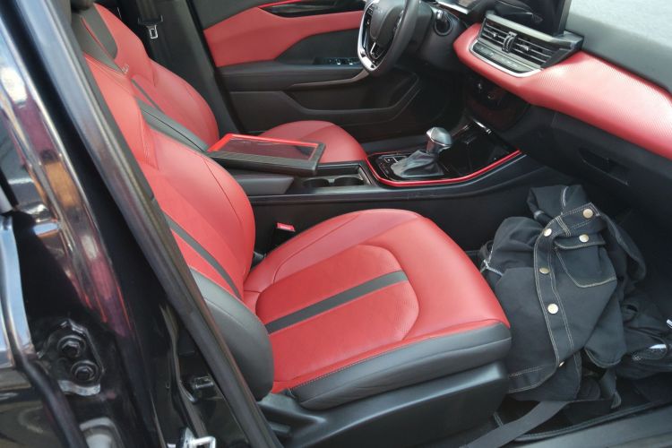 东风风神 奕炫GS 2021款 230T 自动追曜武士版局部细节41