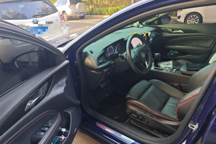 别克 君威 2020款 GS 28T 尊贵型中控内饰20