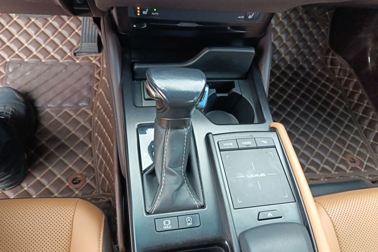 雷克萨斯ES 2020款 200 卓越版中控内饰18