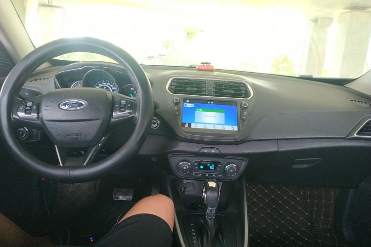 福特 福睿斯 2019款 改款 1.5L 自动悦享型 国VI中控内饰7002