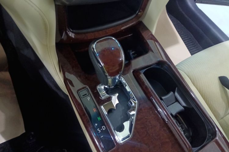 丰田 皇冠 2018款 2.0T 先锋版中控内饰18