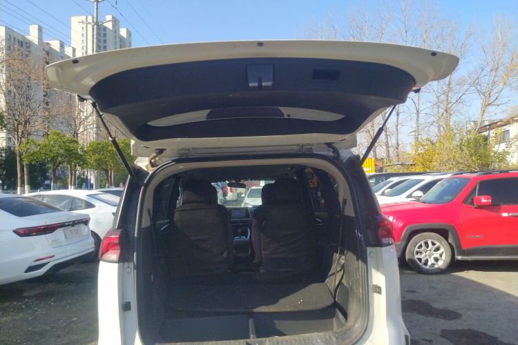 上汽大通MAXUS 大通G50 2022款 1.5T 手动畅游B机舱底盘23