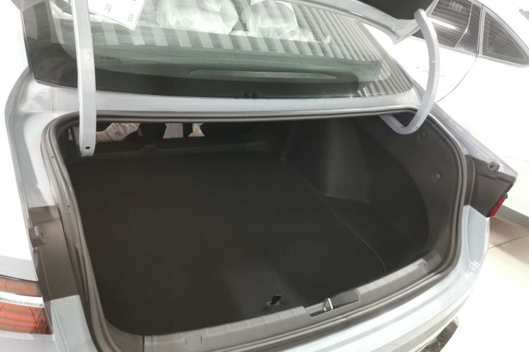 吉利汽车 星瑞 2025款 东方曜 1.5TD 昆仑版机舱底盘23