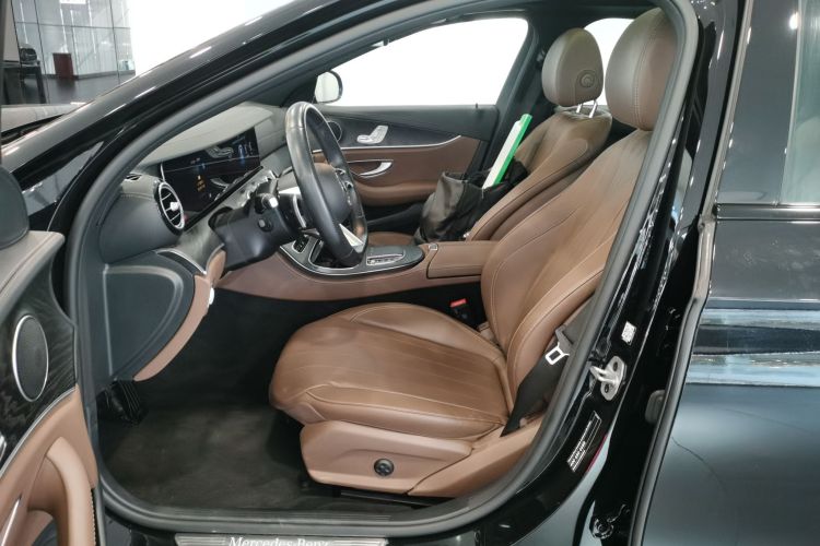 奔驰E级(进口) 2023款 改款 E 260 时尚型运动版局部细节19