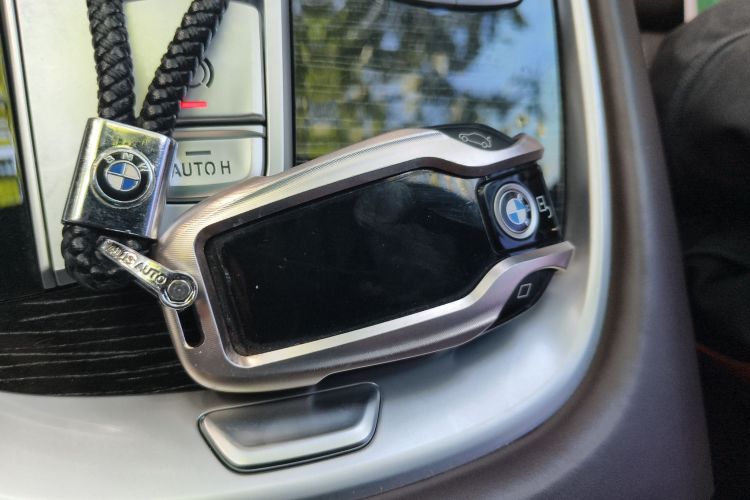 宝马7系 2018款 740Li 领先型 M运动套装中控内饰11