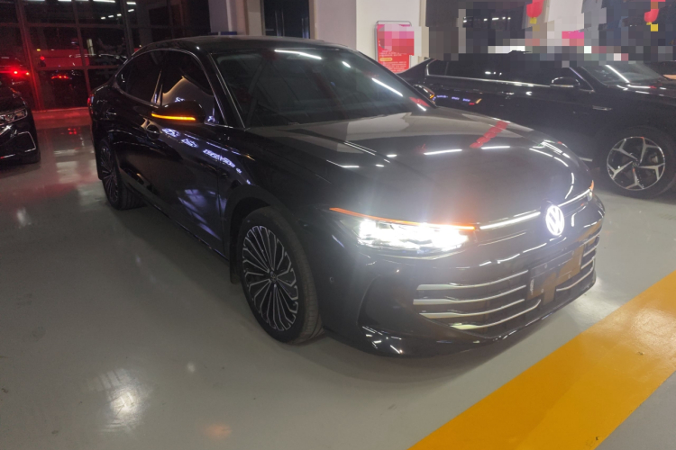 大众 帕萨特 2025款 Pro 380TSI 龙尊版车身外观3
